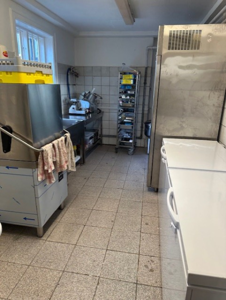 0 , 0 ,0,Pizzaria,Til salg,0,1618