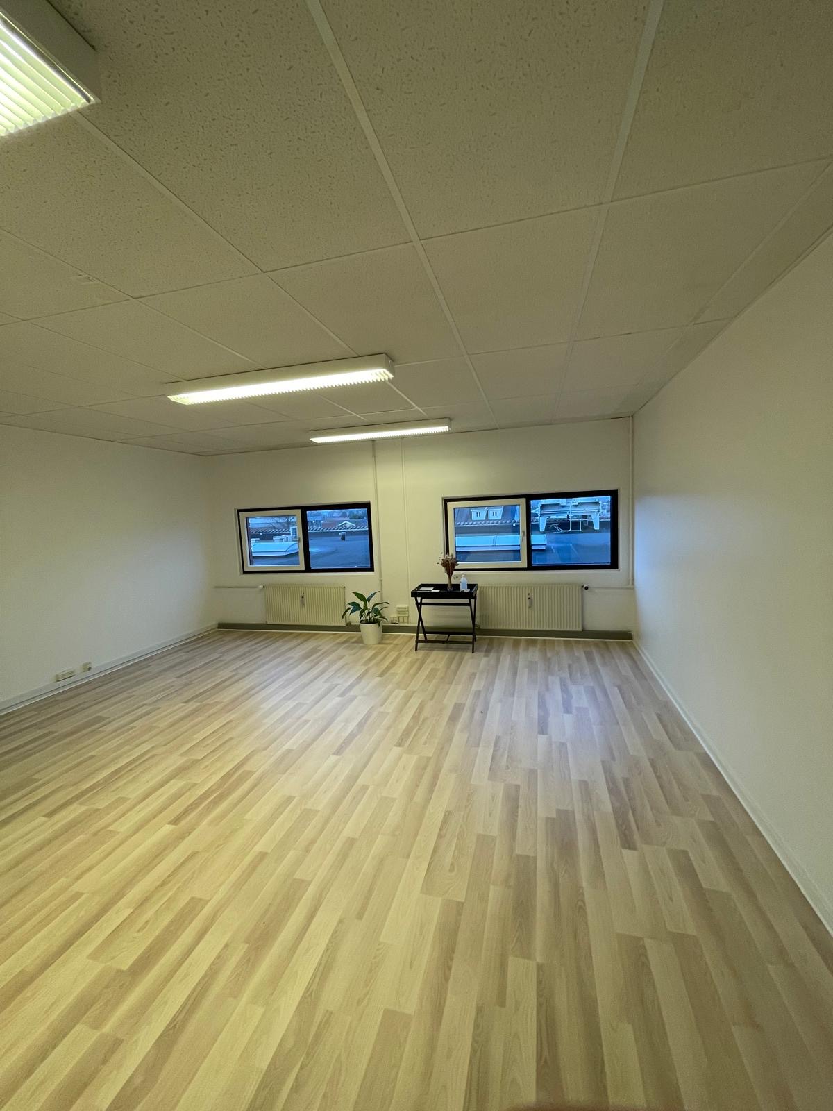 0 , 0 ,0,Ledige lejemål,Til salg,0,1629