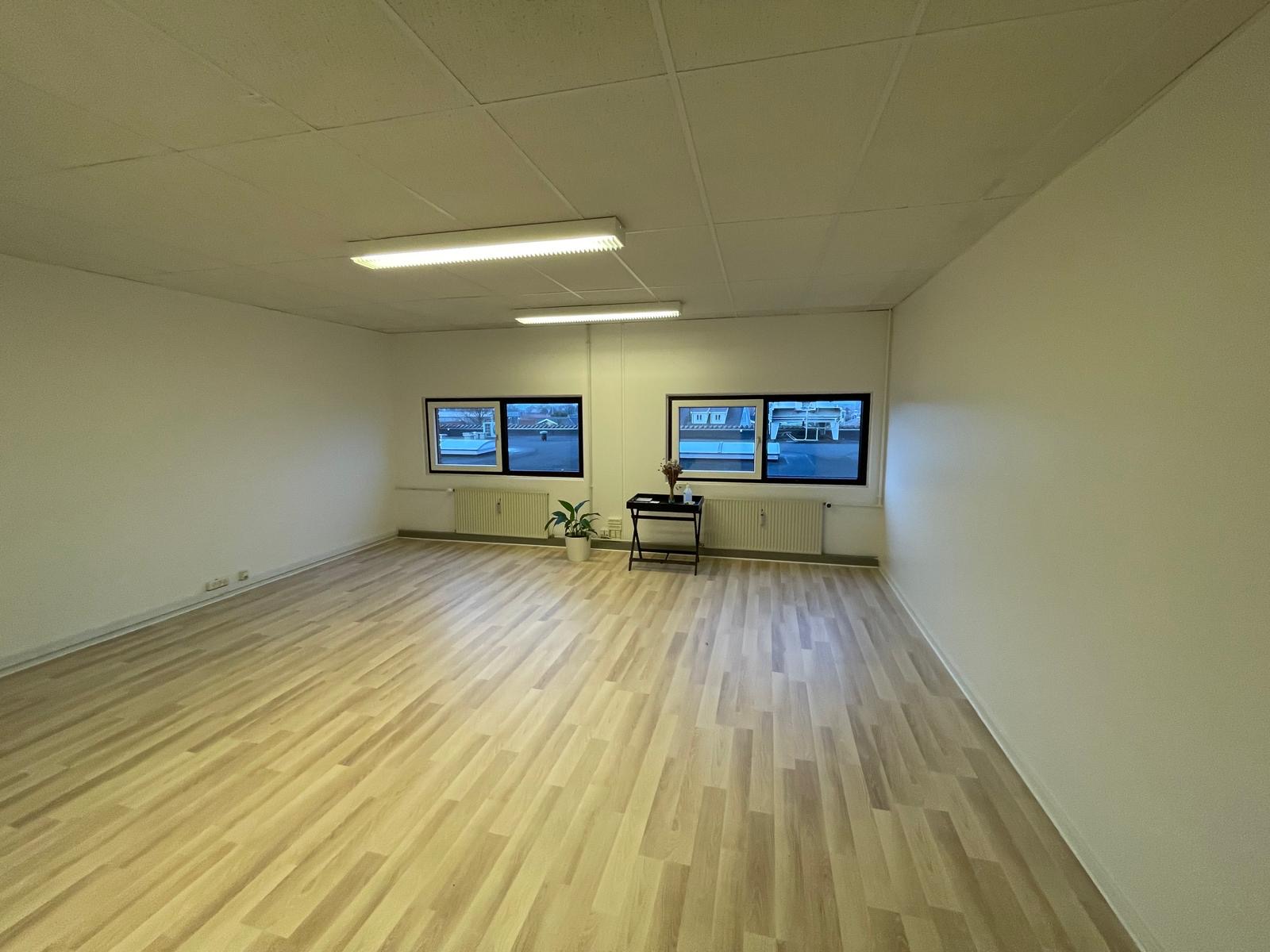 0 , 0 ,0,Ledige lejemål,Til salg,0,1629